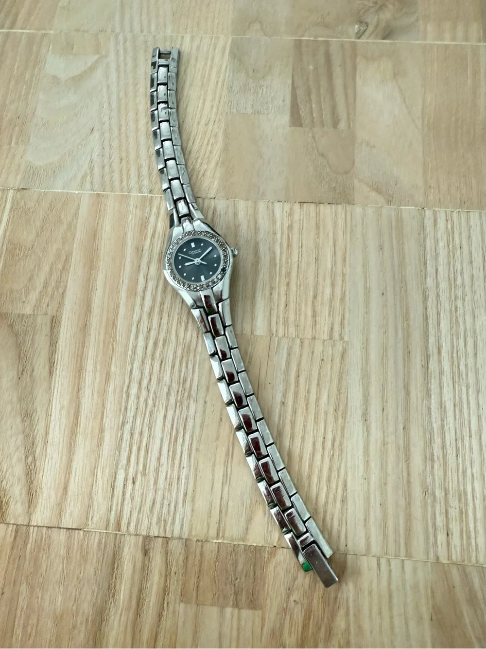 Caravelle by Bulova ladies silver tone watch NEW BATTERY
